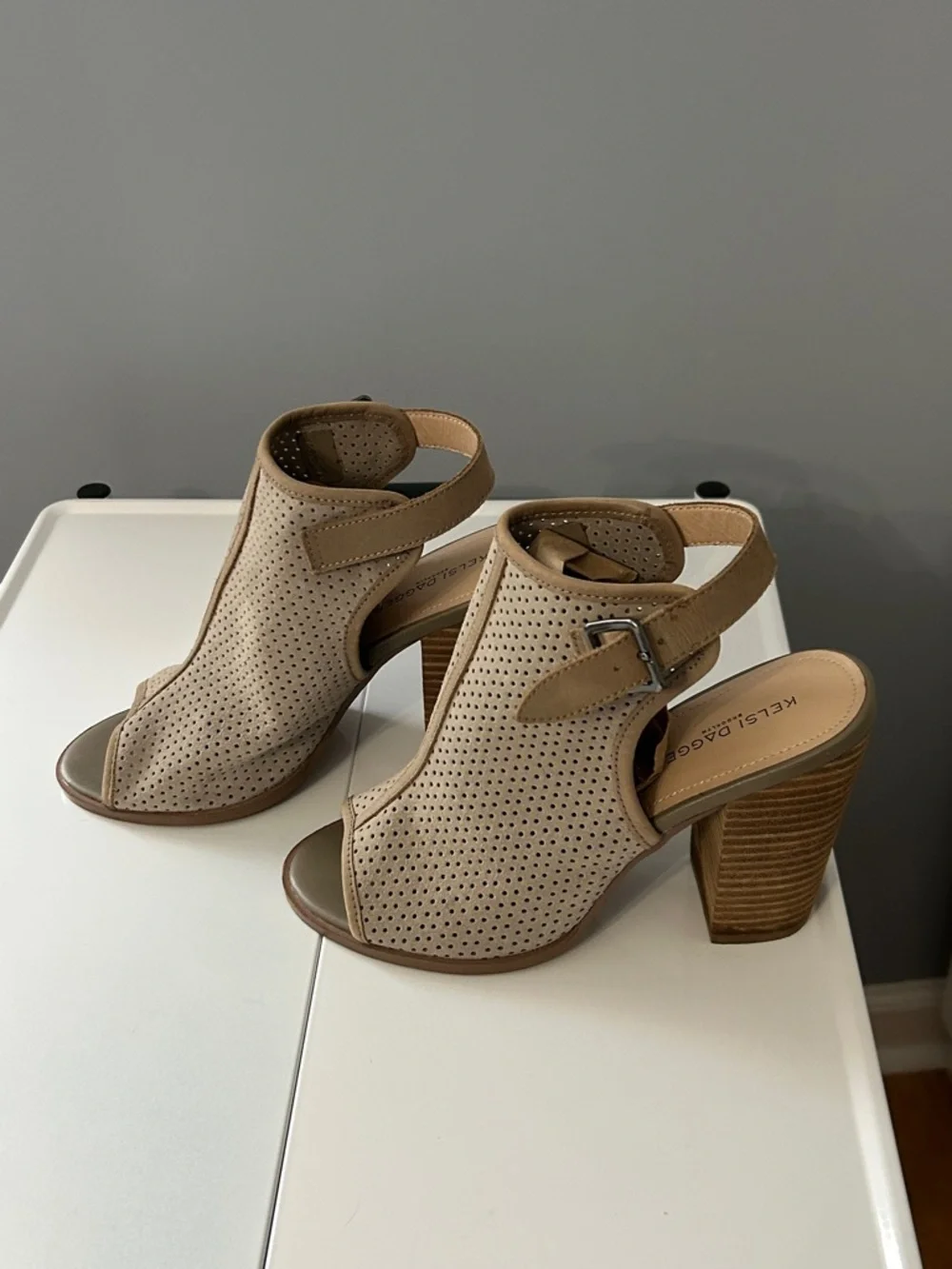 Kelsi Dagger Brooklyn Goya Slingback Sandal Size 7.5 Taupe Perforated Block Heel